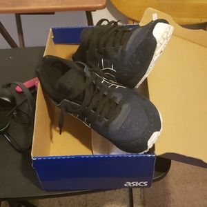 Used sneakers in very great condition
